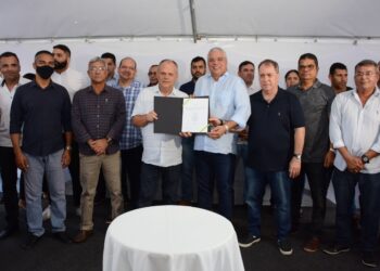 Pedido do Prefeito Padre Inaldo é atendido e Governo Estadual assina ordens de serviço de mais de R$ 50 milhões para obras de pavimentação em Socorro