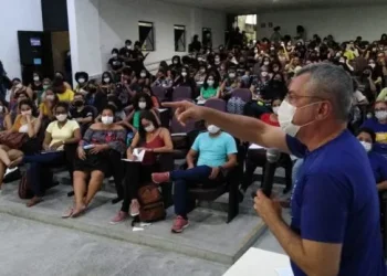 Iran debate a importância do piso salarial do Assistente Social em evento na UFS
