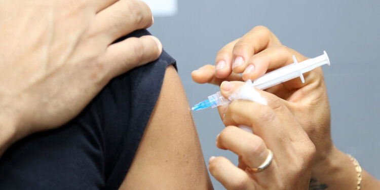 Aracaju já vacinou mais de 186 mil pessoas contra a influenza