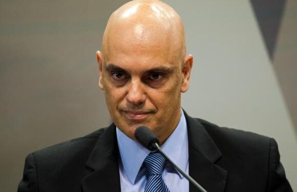 Moraes dá dois dias para Bolsonaro se manifestar sobre discursos de ódio