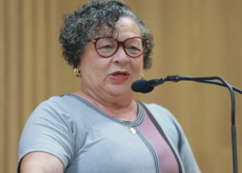 Professora Ângela Melo repudia mentiras sobre eleições e urnas eletrônicas