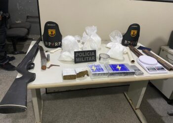 Homem é preso com 6,9kg de cocaína e uma arma de fogo no Santa Maria