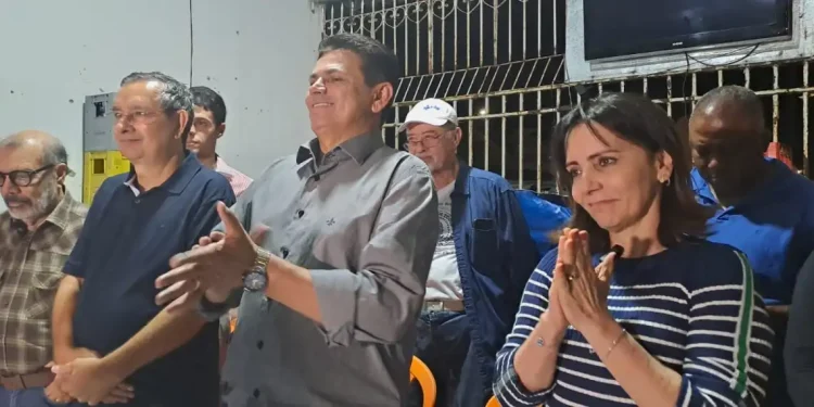 Em evento no Bairro Santa Maria, Valmir apresenta Emília como sua pré-candidata a vice-governadora