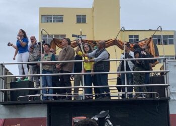 Em Salvador, Bolsonaro participa de motociata e critica governadores