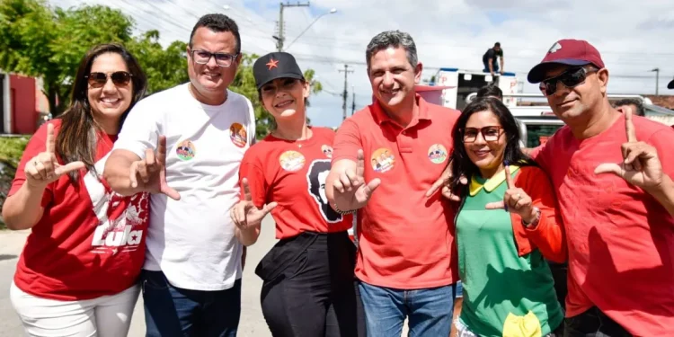 “Vamos colocar novamente o sorriso no rosto da nossa gente”, diz o pré-candidato Rogério Carvalho
