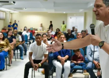 Senador e pré-candidato a governador, Rogério Carvalho afirma que faltou compromisso do Governo de Sergipe para garantir empregos