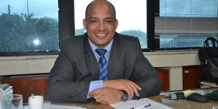 Existe um esforço dos adversários para excluir Valmir da disputa, reage Adir Machado, pré-candidato a deputado federal
