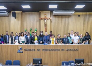 Treze aprovados no concurso da Câmara são empossados nesta sexta-feira, 1