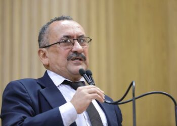 Vereador Cícero prestigia inauguração de praça no Bairro 17 de Março