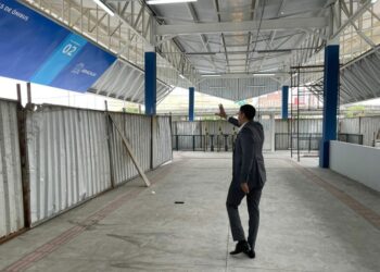 Ricardo Marques flagra obra concluída do Terminal do Dia e questiona: por que não entrega?