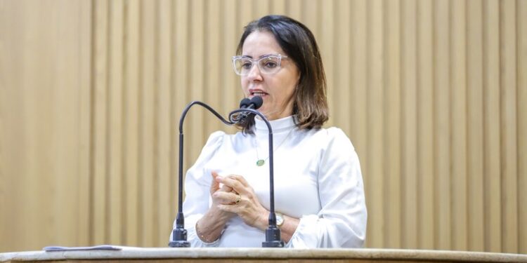Emília destaca Emendas da LDO direcionadas às mulheres