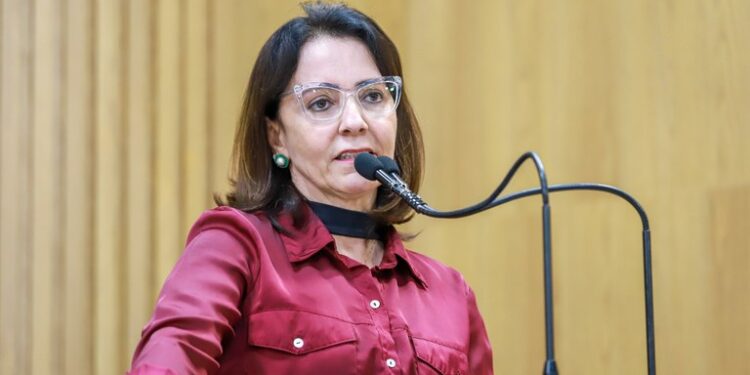 Emília Corrêa: PL prevê reaproveitamento de alimentos