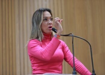 Adolescente com hidrocefalia aguarda há dois meses por uma cirurgia” aponta Sheyla