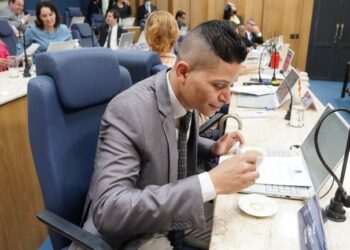 População chama Soneca e vereador reivindica melhorias no Veneza 2