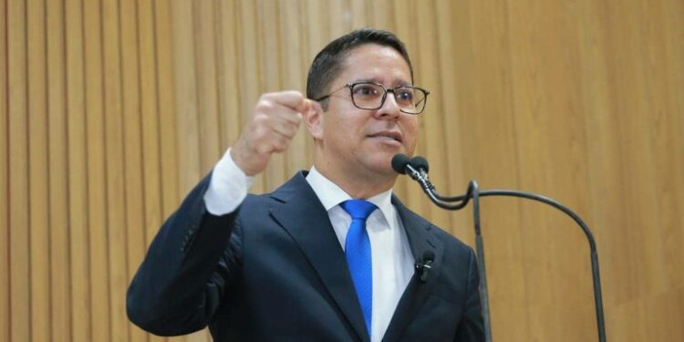 Sem emprego nossos jovens estão partindo para outros estados, lamenta Ricardo Marques