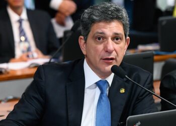 Foto de Mitidieri com Lula: Rogério chama de ‘desespero’