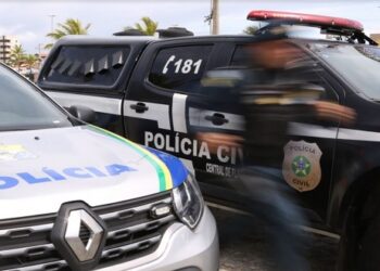 Homem morre e dois são presos em operação contra o tráfico de drogas