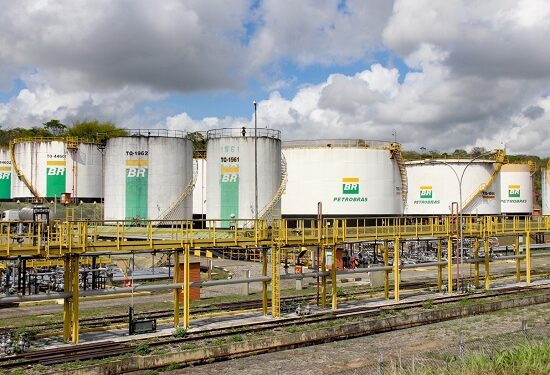 Petrobras reduz preço da gasolina em R$ 0,20 por litro nas refinarias