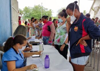 Prefeitura de Rosário do Catete inicia distribuição de 1.100 cestas básicas