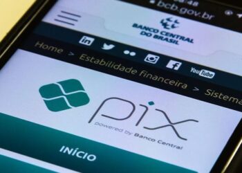 Pix parcelado ajuda nas compras, mas aumenta risco de dívidas