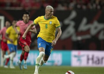 Tottenham anuncia contratação de Richarlison, atacante da seleção