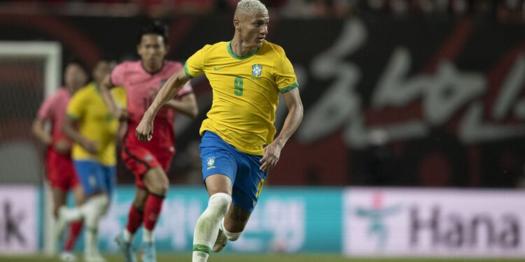 Tottenham anuncia contratação de Richarlison, atacante da seleção