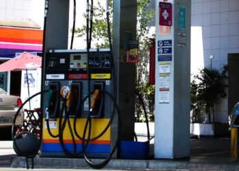 Gasolina chega a R$ 5,65 com nova redução em SE