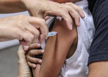 Vacina contra febre amarela é disponibilizada em oito UBSs de Aracaju
