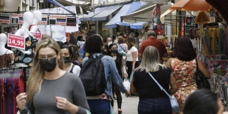 Pequenos negócios geram 72% das vagas de emprego no primeiro semestre