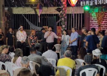 Valmir de Francisquinho: “comigo, artista local recebe cachê antes de tocar!”