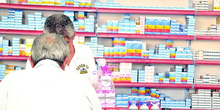 Farmácias continuam com falta de medicamentos em Sergipe