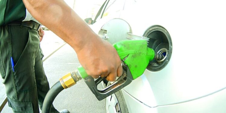 Preço da gasolina chega a R$ 4,65 em Aracaju