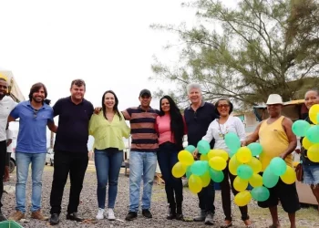 Adriana Leite aborda temas em rádio de Estância e visita comerciantes no Abaís