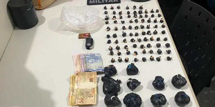 Polícia Militar prende homem por tráfico de drogas em Aracaju