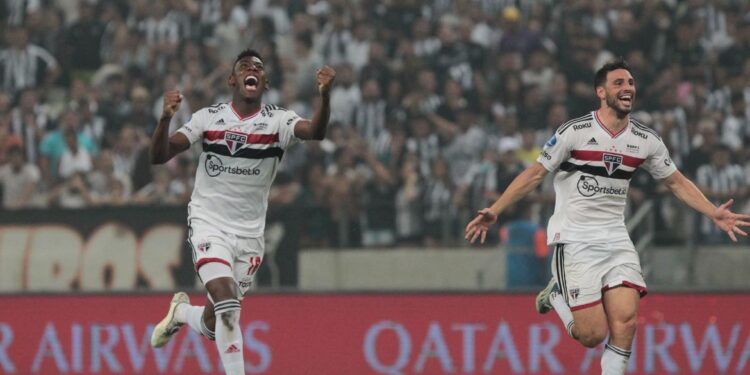 São Paulo bate Ceará nos pênaltis para avançar à semi da Sul-Americana