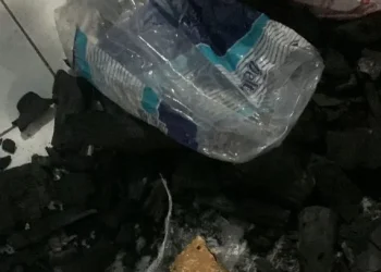 Homem e duas mulheres são presos por traficar drogas em bar próximo ao Mercado de Lagarto