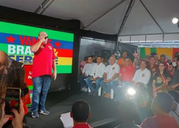 João Daniel tem candidatura homologada em convenção e inicia jornada com militância do PT em Sergipe