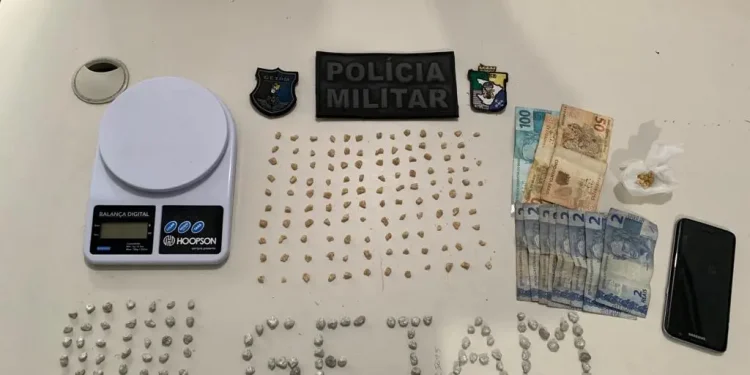 Policiais do GETAM prendem traficante no Bairro América