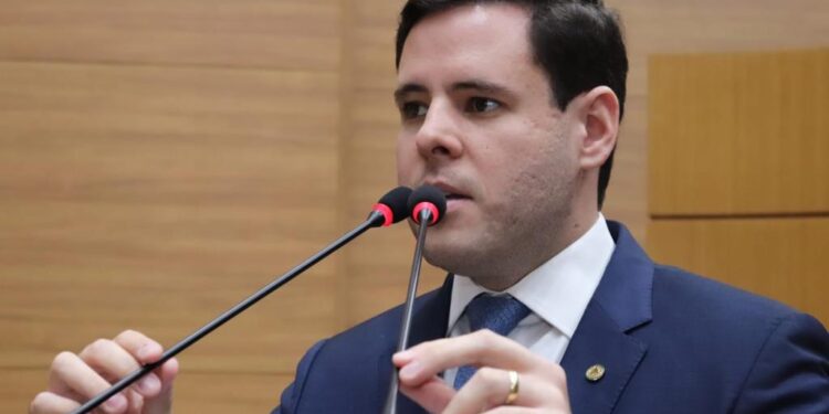 Rodrigo Valadares faz alerta a eleitores cristãos&nbsp;