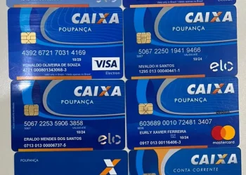 Policia militar prende um homem com 11 cartões de banco por suspeita de estelionato no município deItabaiana