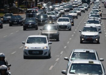 Prefeituras cadastraram 325 mil taxistas para receber o Bem-Taxista