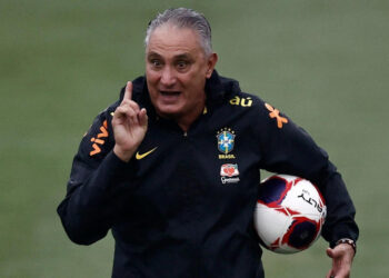 Tite rasga elogios a jogador do Flamengo e começa a pensar em convocá-lo