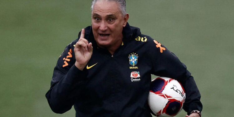Tite rasga elogios a jogador do Flamengo e começa a pensar em convocá-lo