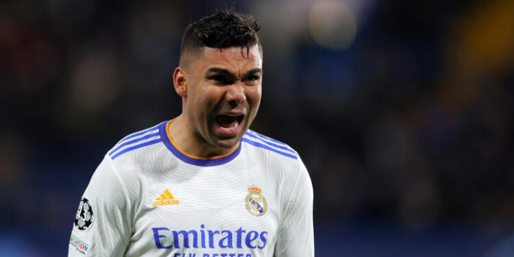Casemiro aceita proposta de gigante do futebol europeu e deixa o Real Madrid após 9 anos, informa canal de TV