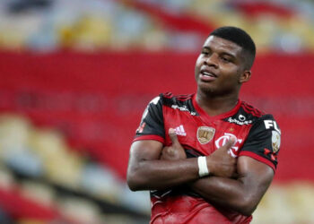 Gigante brasileiro fecha a contratação do atacante Lincoln, ex-jogador do Flamengo, informa jornalista