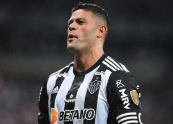 Mais livre em campo no Atlético, Hulk elogia Cuca: ‘Muito inteligente’