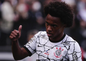 “Tratando como pé de rato”; Ida de Willian ao Fulham-ING cria ‘brigas’ na torcida do Corinthians