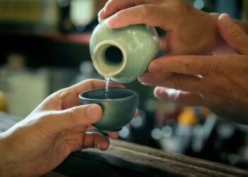 Japão quer aumentar consumo de álcool entre jovens; entenda o motivo