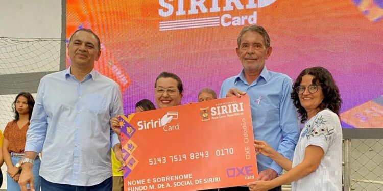 Benefício de crédito mensal é entregue a 300 famílias em Siriri