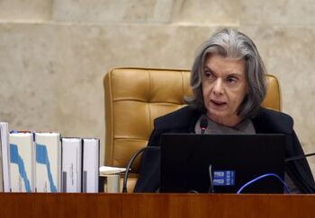 Cármen Lúcia é eleita ministra efetiva do TSE